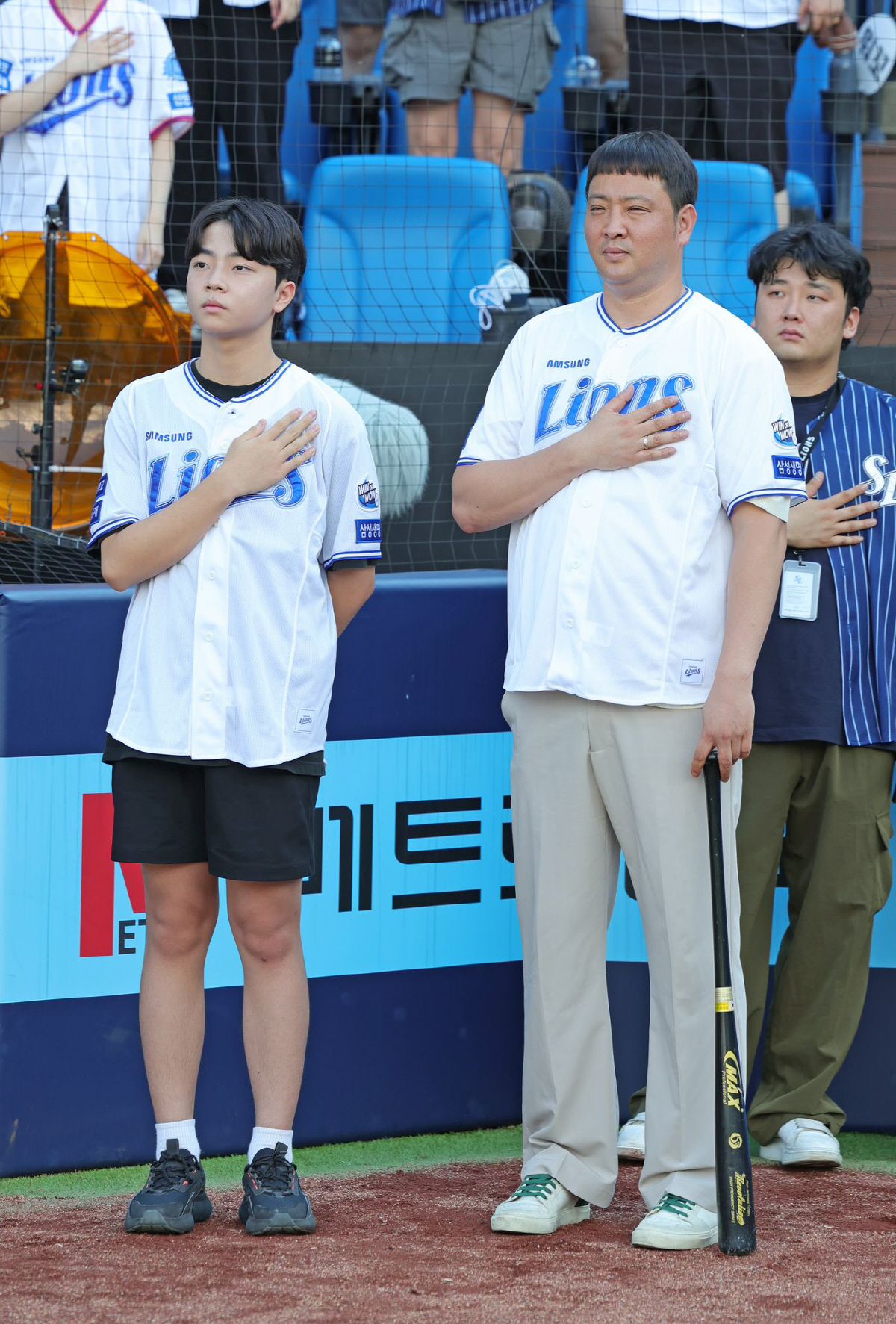 '역조공' 나선 왕년의 레전드…'부산사나이→왕조 주역' 채태인, 팬들과 …