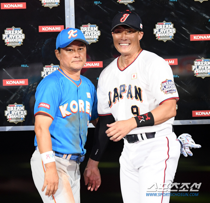 "13년 만에 들은 내 응원가, 정말 벅찼다" 감동의 레전드 올스타전, …