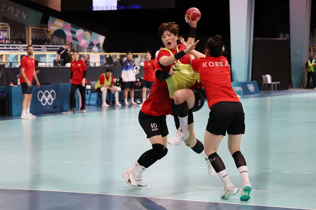 '봉주르, 파리!' 대한민국 금빛 여정, '유일 구기종목' 女 핸드볼이 …