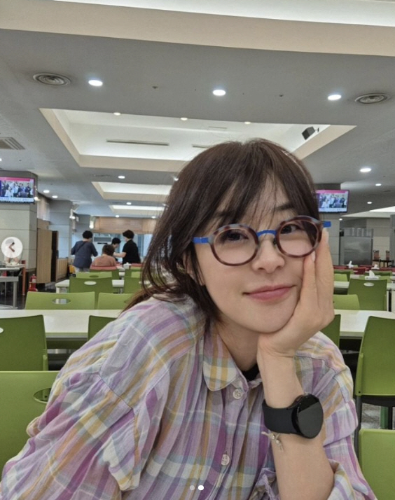 "너드미 폭발" 최강희 47살에도 '대학생 미모'