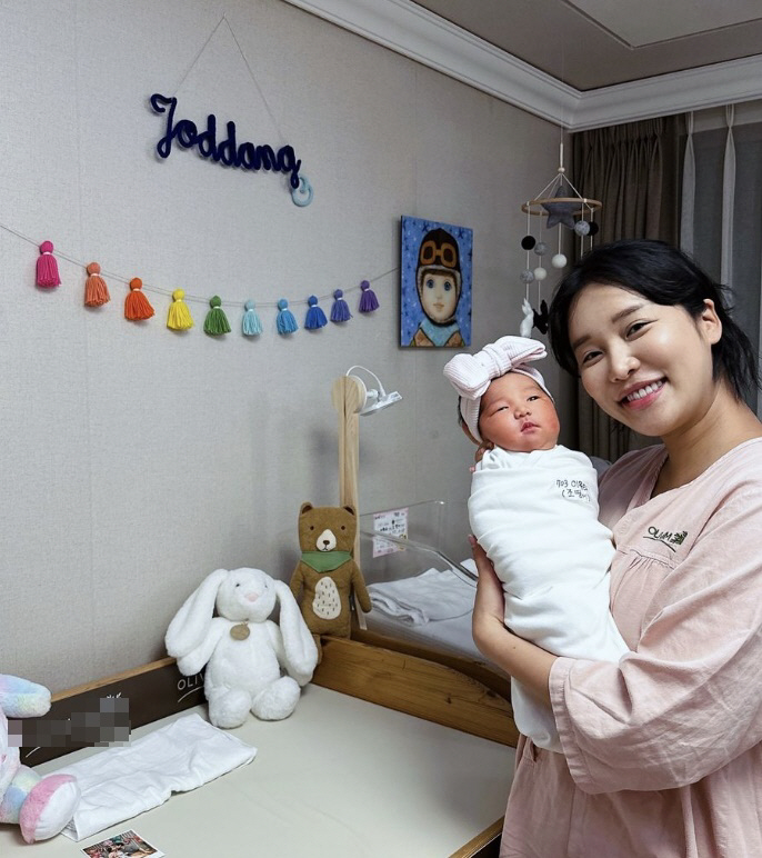'득녀' 랄랄, 럭셔리 산후조리원 입성 "잘 쉬다 나가자"