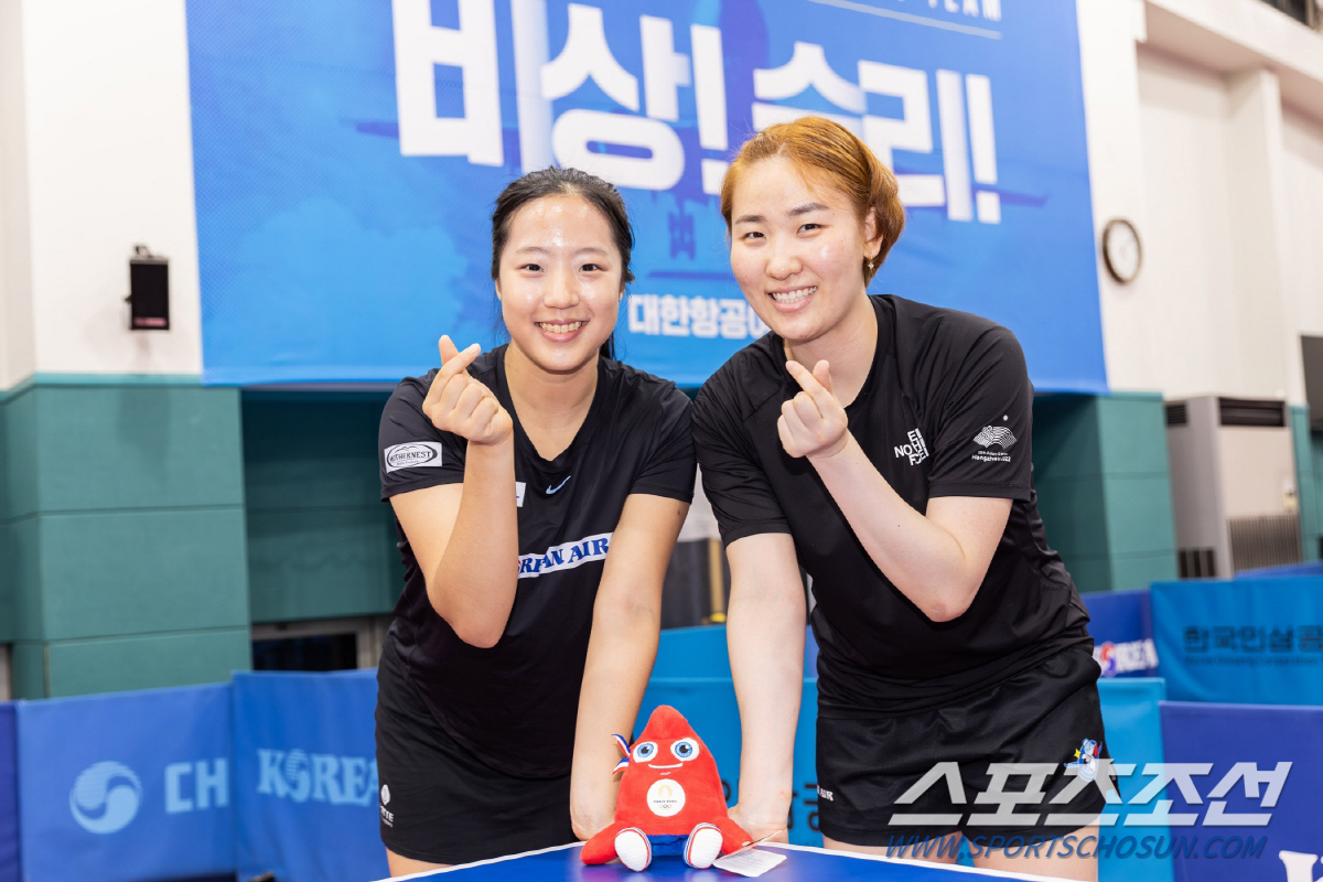 '근육부자'신유빈"'도쿄85위→파리8위'기적의 연속,난 행복한 탁구선수.…