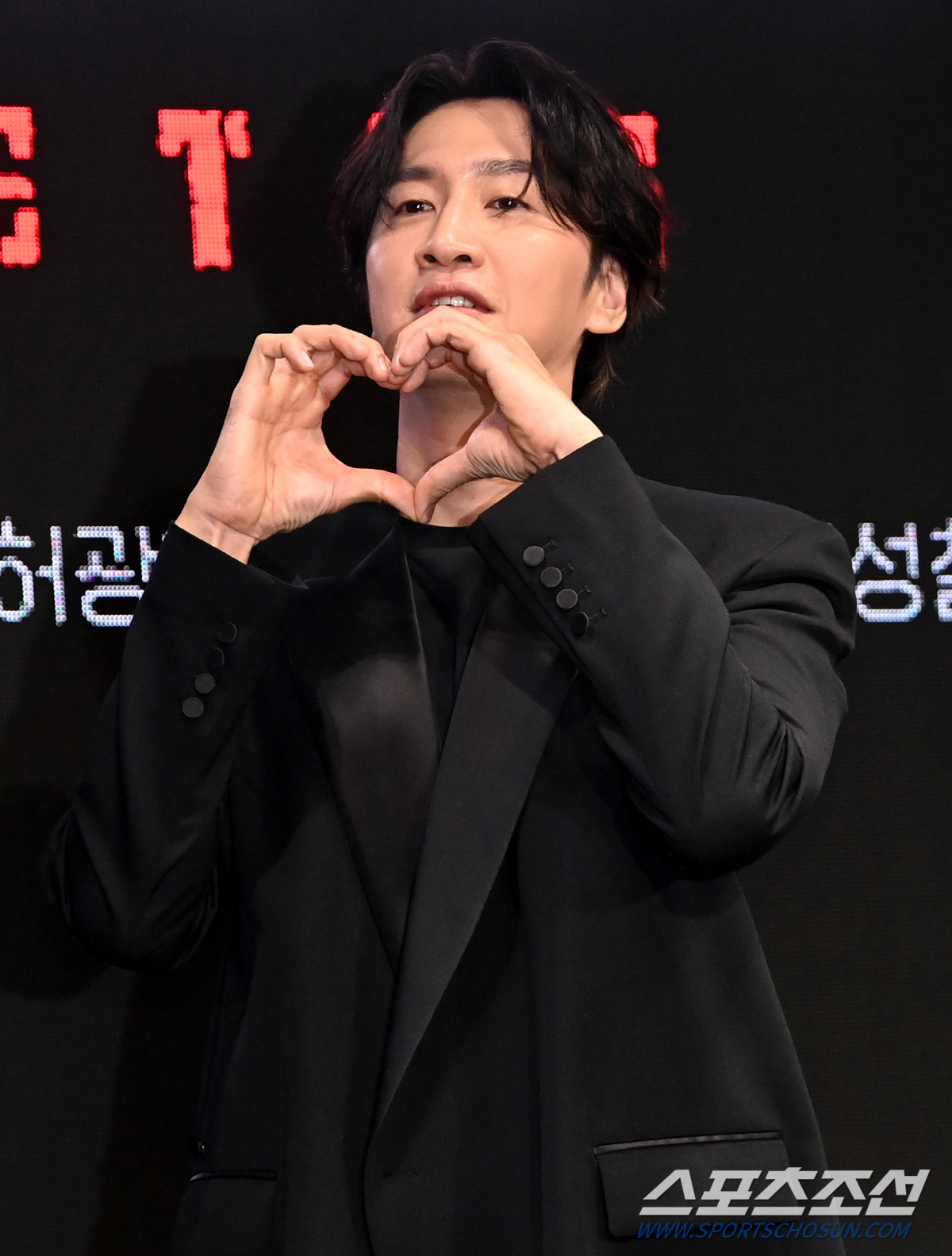 [포토] 이광수, 하트 잘 만들었죠?