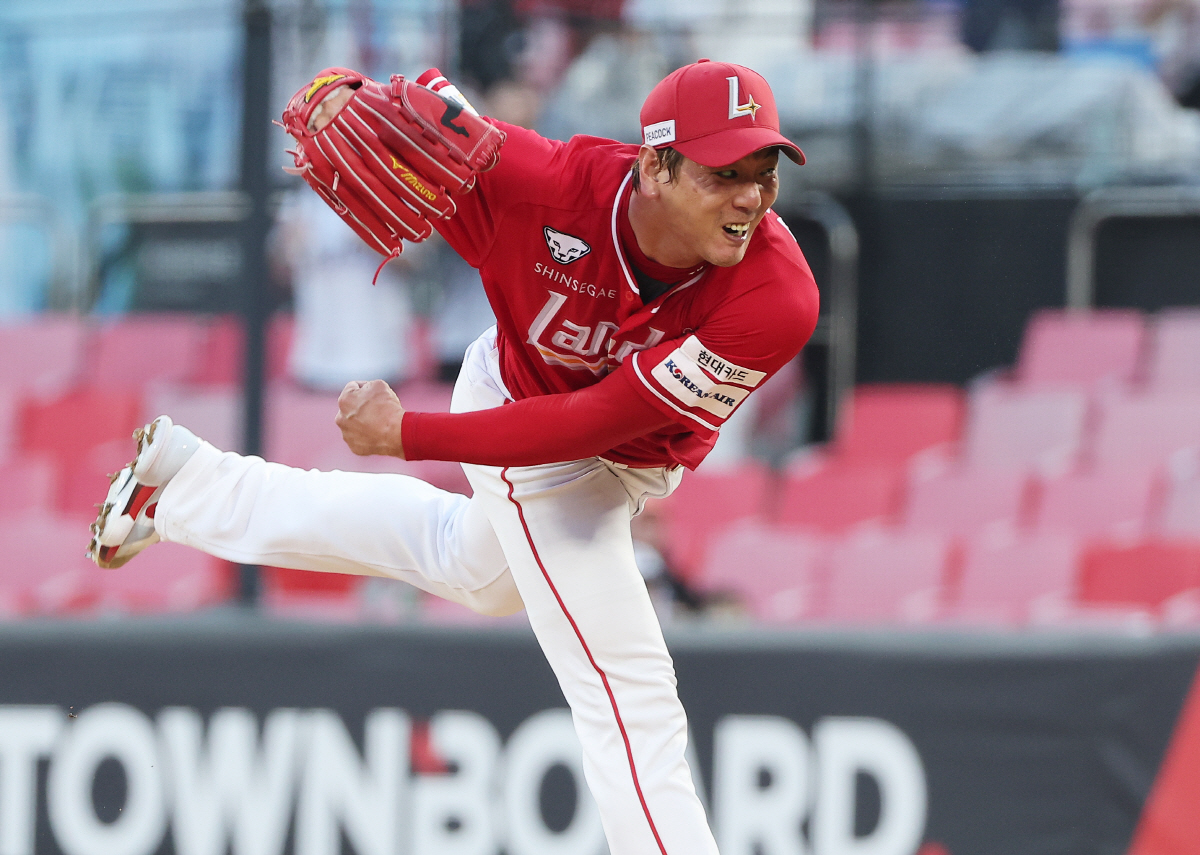 '추적불가? 수신오류?' 수원 대혼란! 볼판정 정정→사구→선발 교체까지……