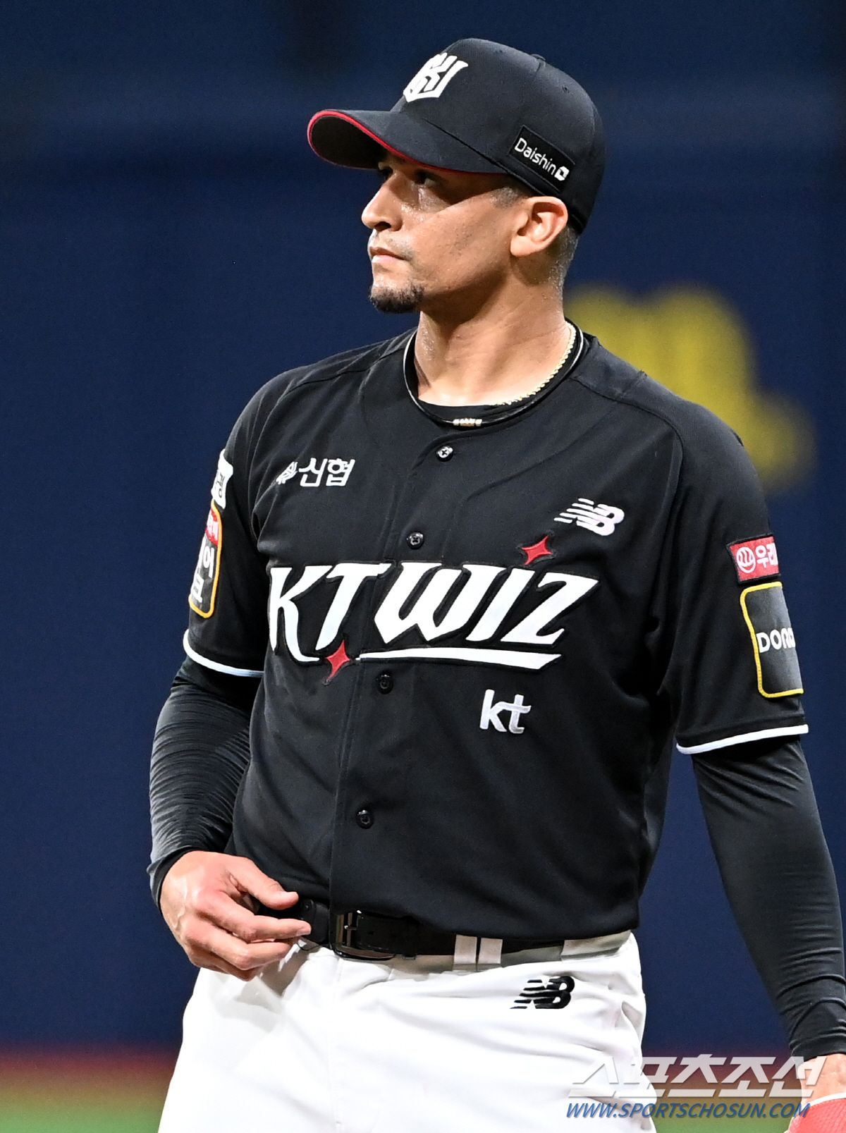 '추적불가? 수신오류?' 수원 대혼란! 볼판정 정정→사구→선발 교체까지……