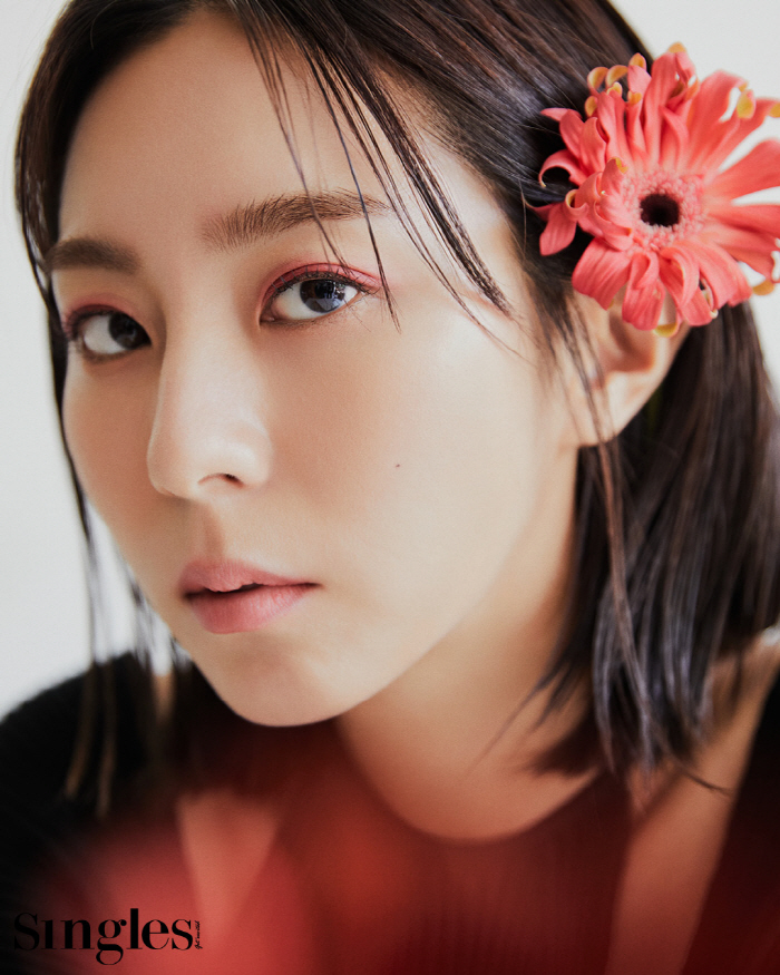 "꿀벅지는 옛말"…유이, 군살제로 슬랜더 몸매로 미모 만개