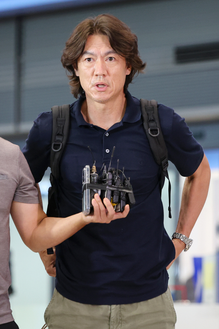 "손흥민과 좋은 얘기, 잘 반영할 것" 홍명보 감독 귀국, A대표팀 로드…