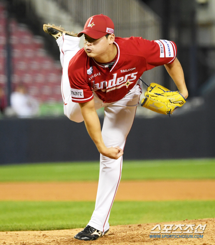 '어떻게 한 역전인데, 필승조 나가자마자 뒤집혔다' 7월 불펜 꼴찌에서 …