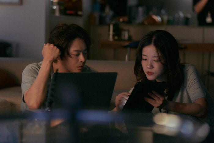 "조정석 美모에 다 반하겠네"…'파일럿', 열정 가득한 현장 비하인드
