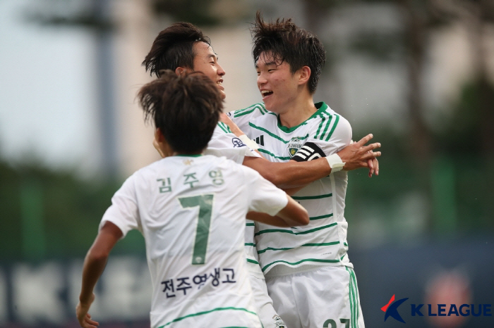 [현장리뷰]"승우형,저희 잘했죠?" 전북 U-18팀, 김천 4-1로 꺾고…