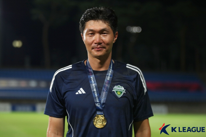[현장인터뷰]'유스 트리플크라운' 이광현 전북 U-18감독, "전북 A팀 반드시 반등할 겁니다"
