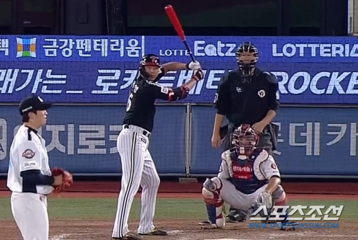 승리투수에 좌타자 이색 경험까지... 기쁨 두배 정우영 "타자 소원 이뤄…