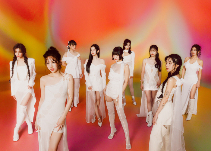 트와이스 '해외 女그룹 최초' 日닛산 스타디움 입성..걸그룹 커리어 정점