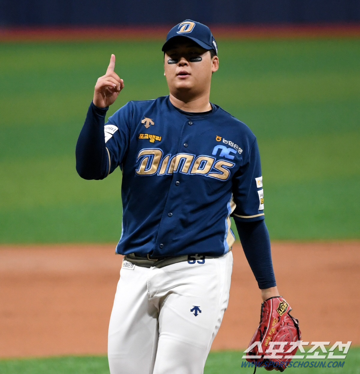 '팔꿈치 통증→1군 제외' 비상 걸린 토종에이스 상태는? 일단 '안도'의…