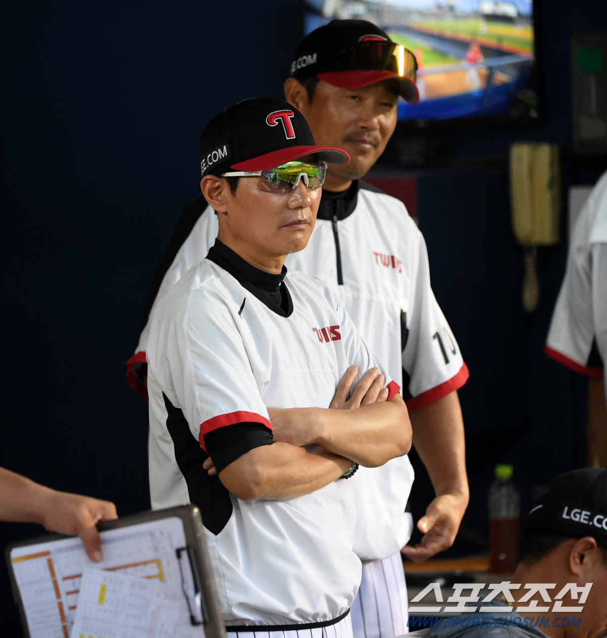 '1위가 꼴찌에 잡혔다' 이보다 좋은 휴식이 있을까…새벽 귀가에 '우천 …