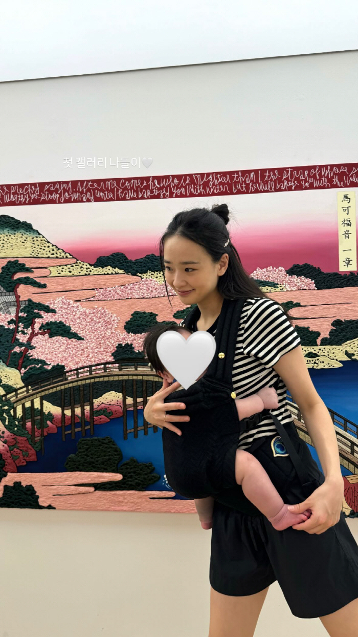 '72억 건물주' 손연재, 생후 5개월 子와 여유로운 일상 "첫 갤러리 …