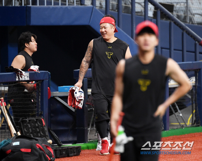 '호랑이네 막내 사랑' 바닥에 누워 있던 김도영 향한 짓궂은 장난...'…