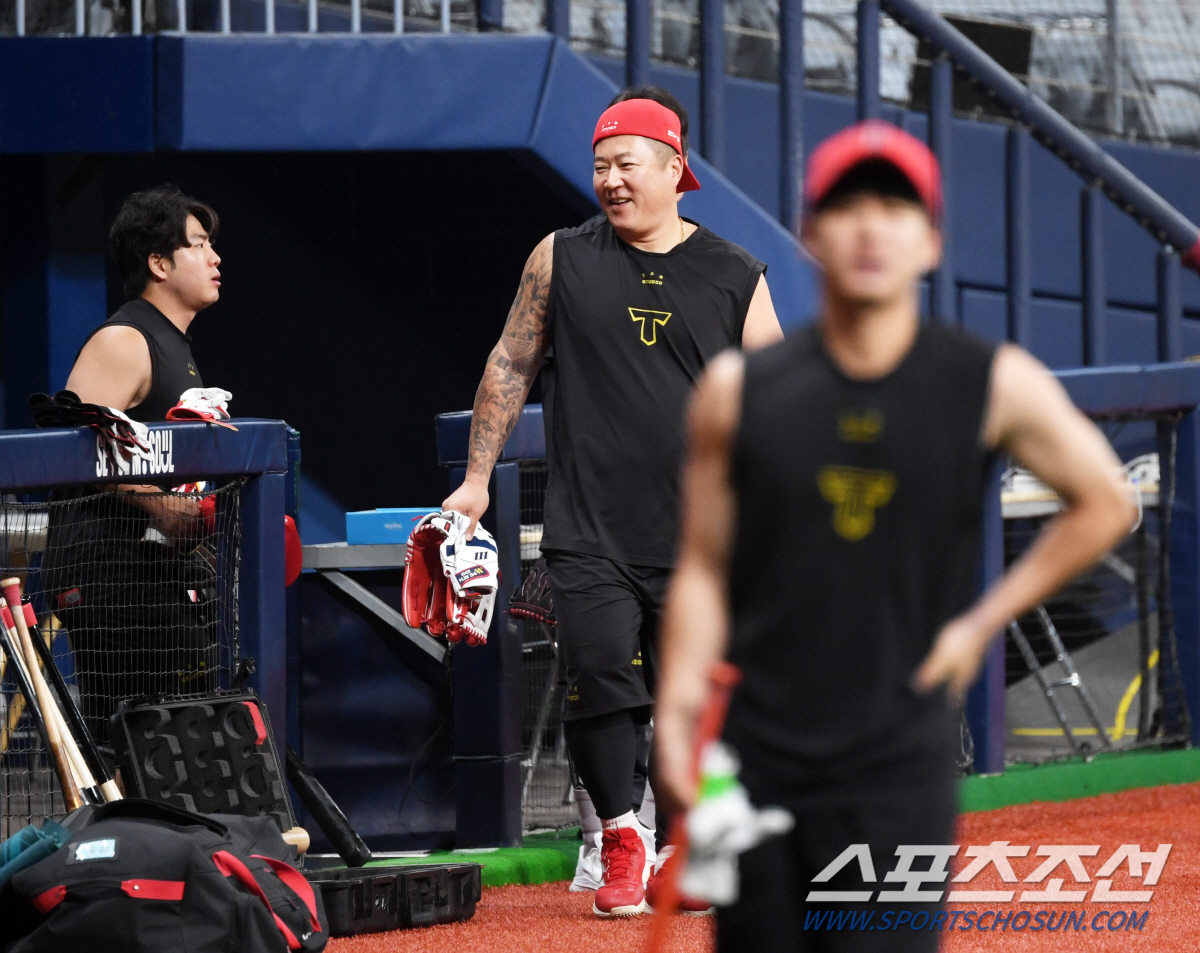 '호랑이네 막내 사랑' 바닥에 누워 있던 김도영 향한 짓궂은 장난...'…