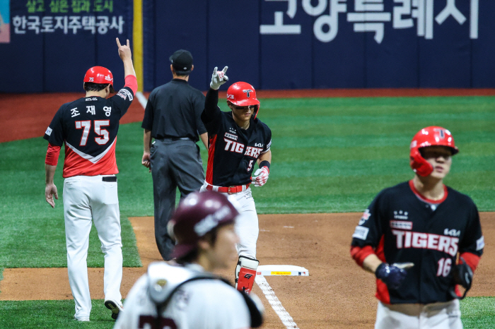 '홈런왕+MVP를 향해' KIA 김도영, 3G 연속 홈런→97경기만에 1…