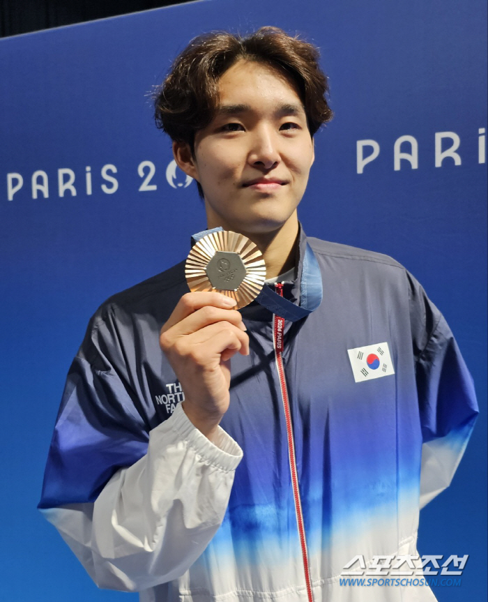 '킹'우민의 눈물"350m턴때 사지 타들어가는줄...내수영 한게 메달 비…