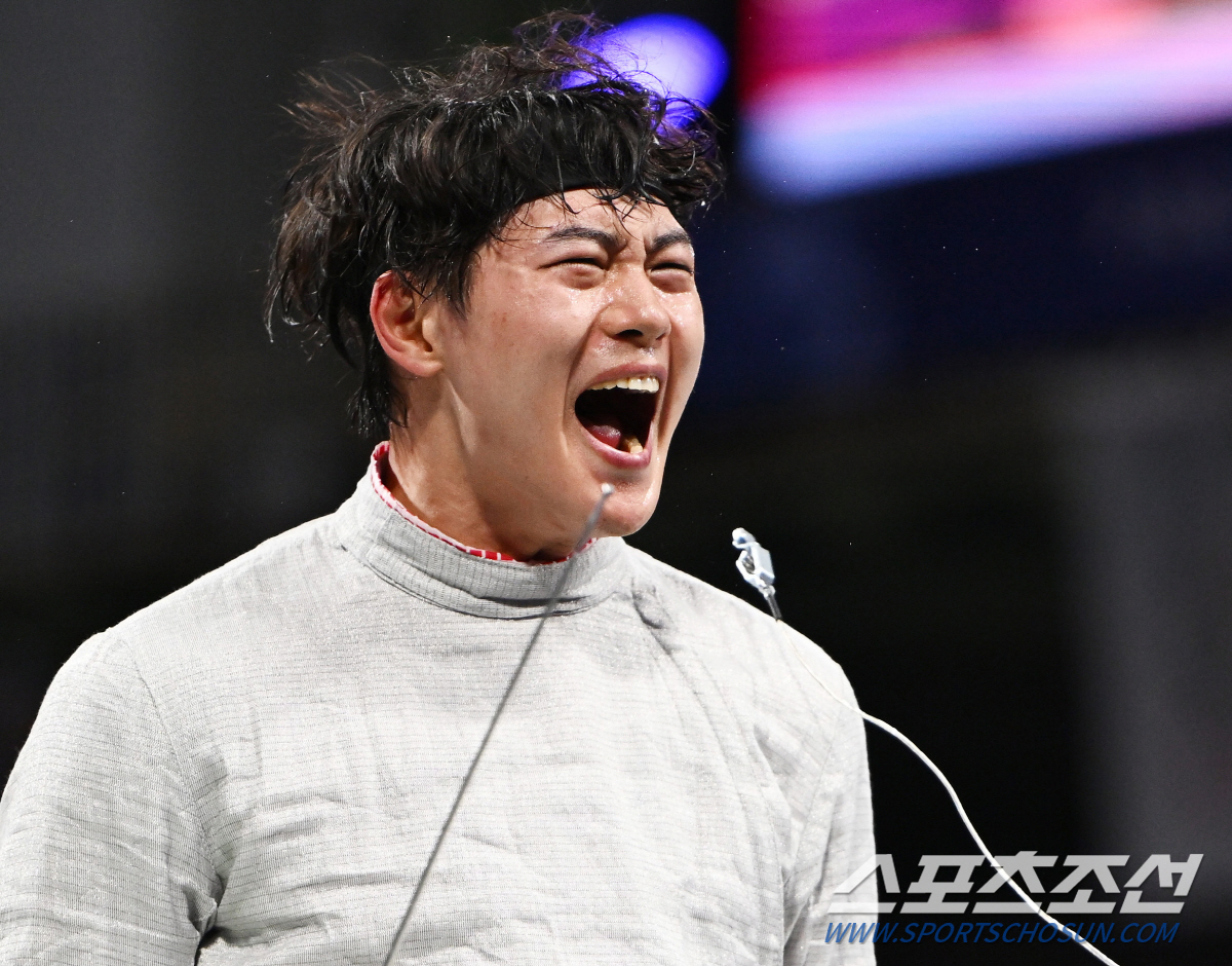 펜싱 스타일까지 바꾸며 도쿄 恨 푼 '그랜드슬래머' 오상욱, 한국 펜싱의…