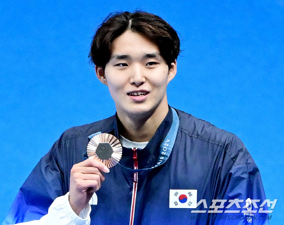 '불꽃직진남'김우민의 반전銅 "1번 레인의 기적,메달 비결은 내 수영을 …