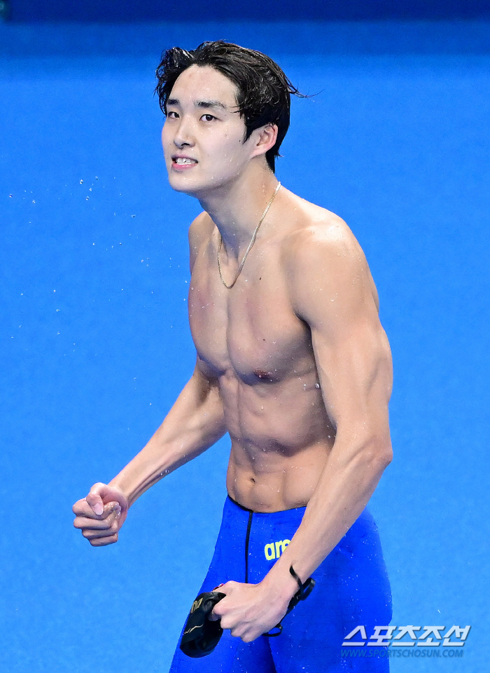 '불꽃직진남'김우민의 반전銅 "1번 레인의 기적,메달 비결은 내 수영을 …
