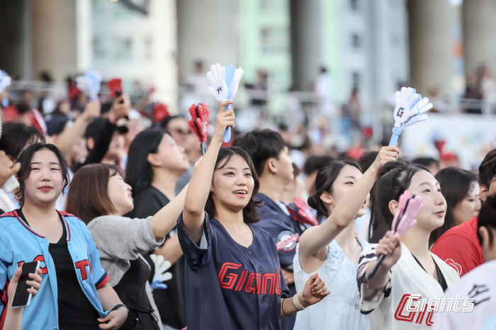 낙동강 더비? 나승엽 시리즈! 홈런 2방 포함 7안타+7타점 '불방망이'…