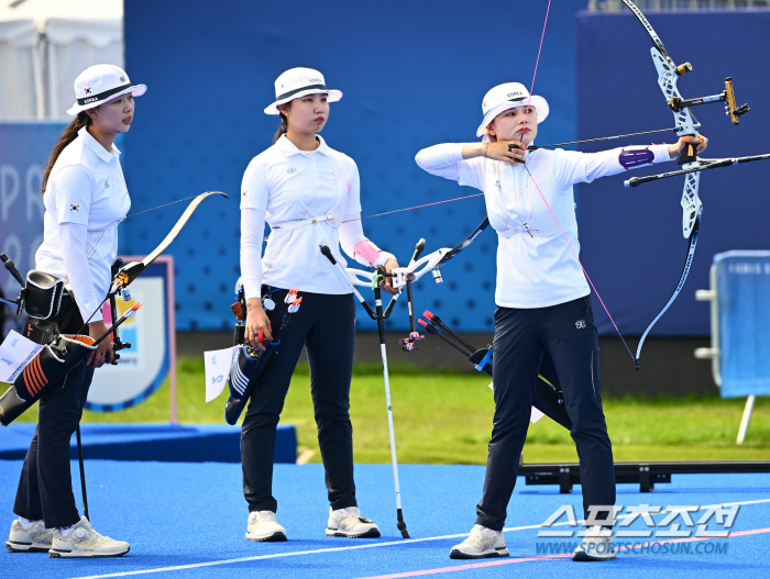 '10연패 도전' 한국 여자 양궁, '전훈영 난조' 속 대만에 6대2 승…