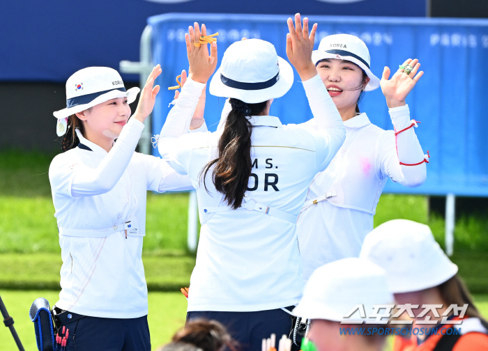 '이변이 뭐에요' 한국 女 양궁, '난적' 중국에 슛오프 끝 승리 '단체…
