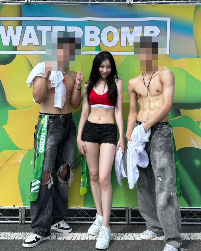 "NEW 워터밤女神의 탄생"…이채연, 파격 의상으로 부산 뒤집었다