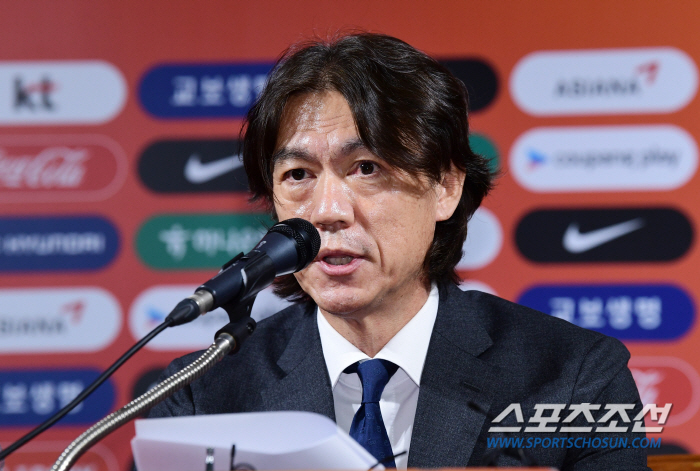 [기자회견]거듭 사과하며 고개숙인 홍명보 감독 "목표는 북중미월드컵 16…