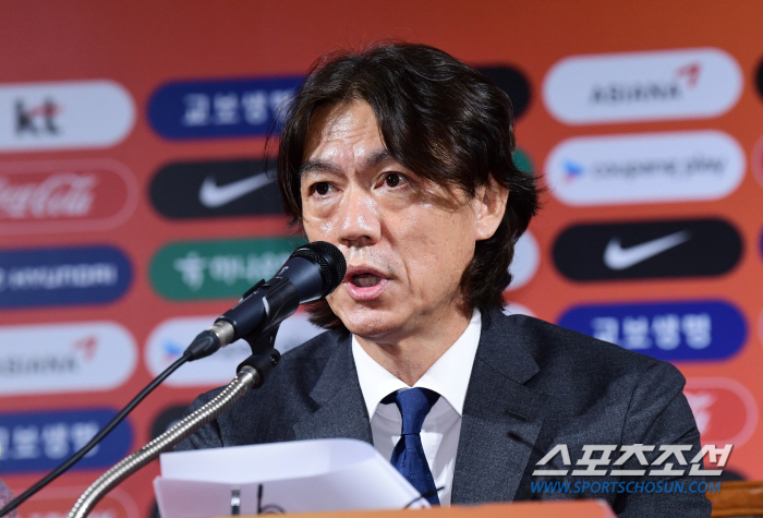 [기자회견]거듭 사과하며 고개숙인 홍명보 감독 "목표는 북중미월드컵 16…