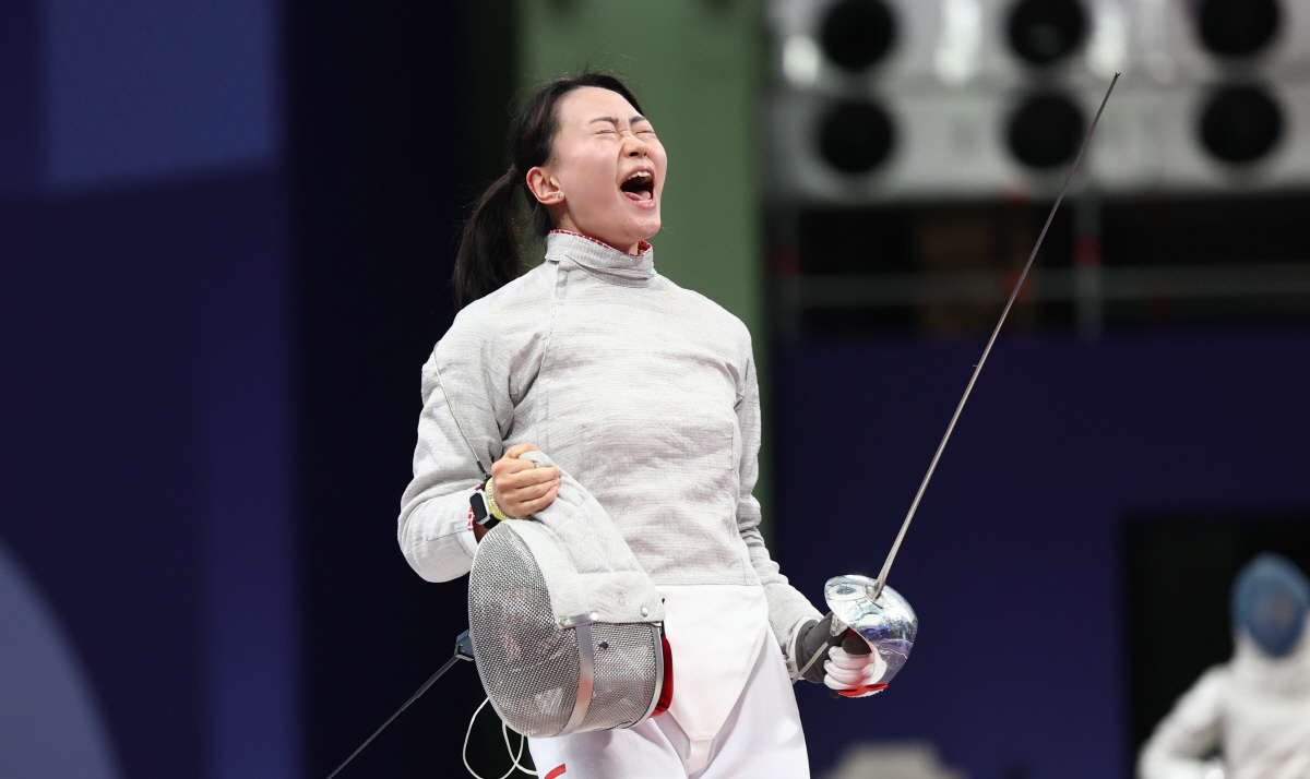 '값진 4위' 여자 사브르 최세빈 "4위하면 불행할 줄 알았는데... 4…