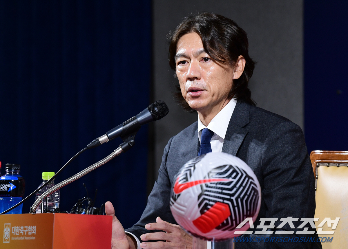 '수평 소통→오해 NO' 홍명보 감독, '이강인 루머' 단칼에 차단 "처…