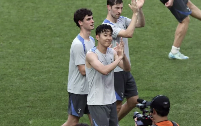 '놀랍다 SON!' 토트넘 신입생 마음마저 바꿨다..."난 원래 팀 동료…