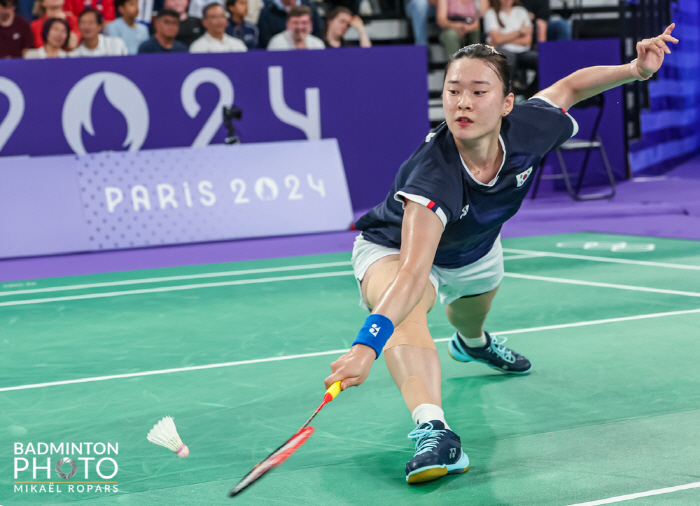 [올림픽]'한국 셔틀콕 순항' 여단 김가은, 조 1위로 16강행…듀스 접전 끝에 '지옥에서 천당으로'