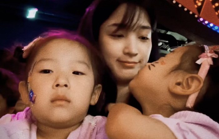 '양육권 포기' 율희, 세 자녀 만났다…애틋한 데이트