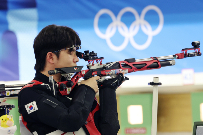 '파리 첫 메달' 박하준, 올림픽 마감…50m 소총 3자세 결선행 실패