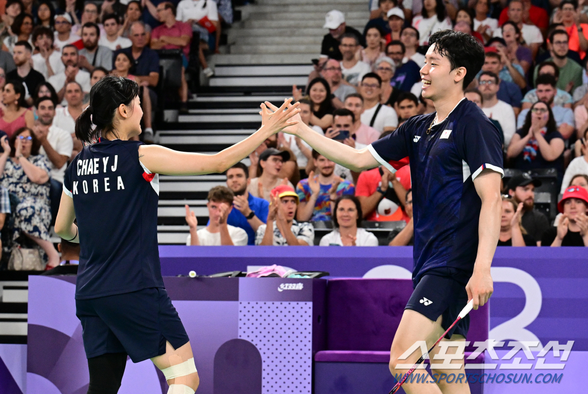 '얄궂은 운명' 배드민턴 혼합복식 한국팀끼리 4강 격돌, 최소 은메달 확…
