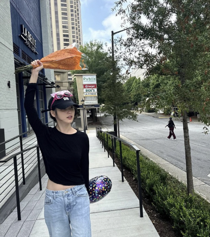 아이유, 휴일에 침대셀카 못참지..♥이종석 또 반할 청순미