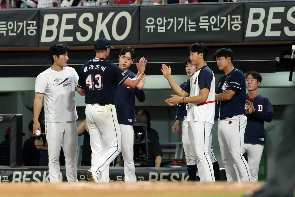 '역대급' 30득점 화력은 식었지만…'발라조빅 156㎞ 위력투' 두산, …