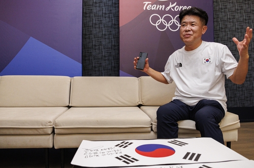 (파리=연합뉴스) 황광모 기자 = 신명주 대한사격연맹 회장이 1일(현지시간) 프랑스 파리 코리아하우스에서 연합뉴스와 인터뷰하고 있다. 2024.8.1 hwmpooh@yna.co.kr