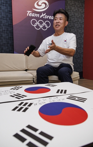 (파리=연합뉴스) 황광모 기자 = 신명주 대한사격연맹 회장이 1일(현지시간) 프랑스 파리 코리아하우스에서 연합뉴스와 인터뷰하고 있다. 2024.8.1 hwmpooh@yna.co.kr