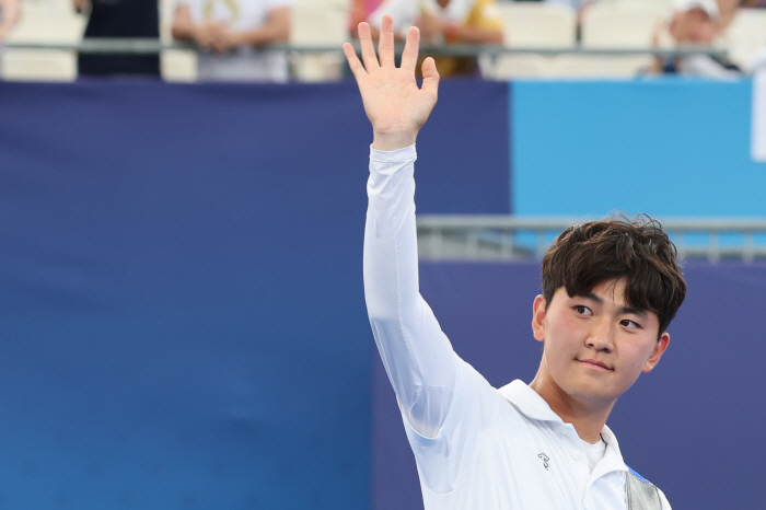 '전종목 석권 보인다' 단체전 정복한 남녀 태극궁사, '세트제 도입 후 …