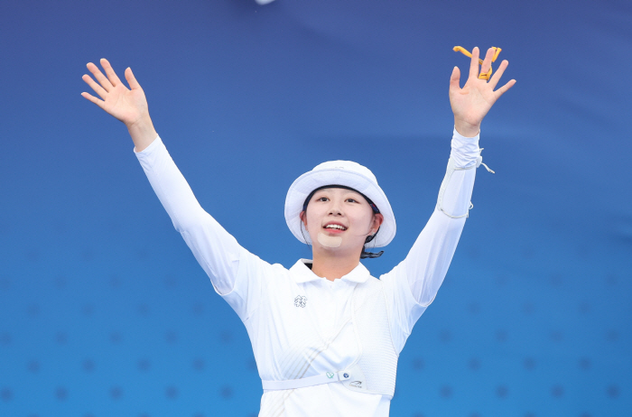 '전종목 석권 보인다' 단체전 정복한 남녀 태극궁사, '세트제 도입 후 …