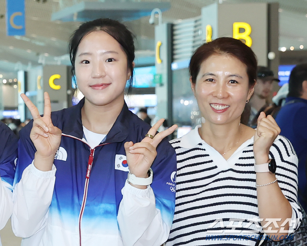 "나보다 기쎈 (신)유빈아,첸멍과 '깡'대결서 물러서지마!" '2004년…