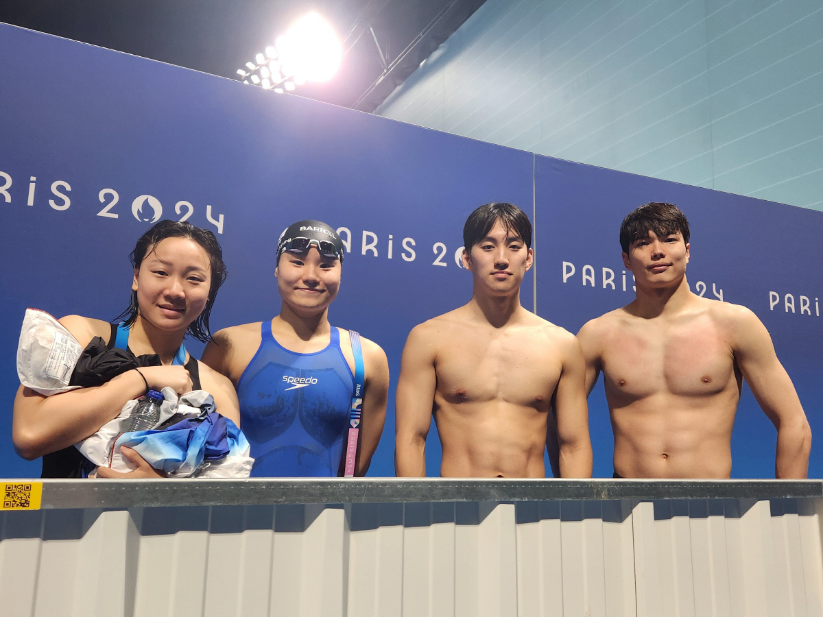 [올림픽]'퍼스트 댄스' 혼성 혼계영 400m, 세계 벽 실감하며 예선 …