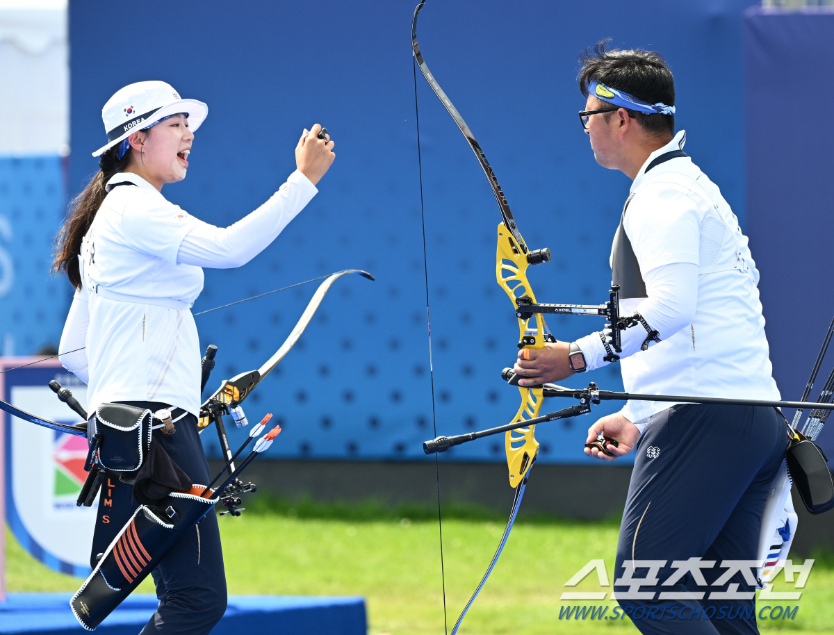'金까지 단 1승' 김우진-임시현, 인도 꺾고 혼성전 결승 진출 '2관왕…