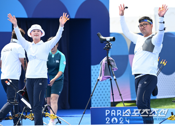 '역시 세계 최강 듀오' 김우진-임시현, 혼성전서 퍼펙트 금메달 '2관왕…